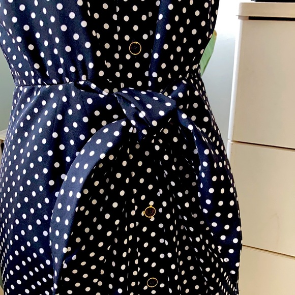 Michael Kors collared button dress with flattering waist tie! - Picture 2 of 6